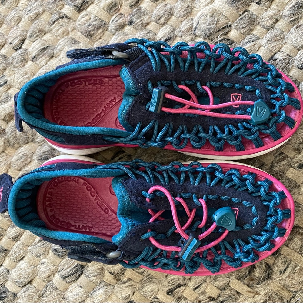 Water friendly toddler shoes